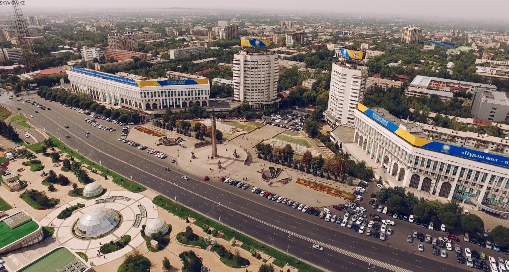 Акимат. Новая площадь . Алматы